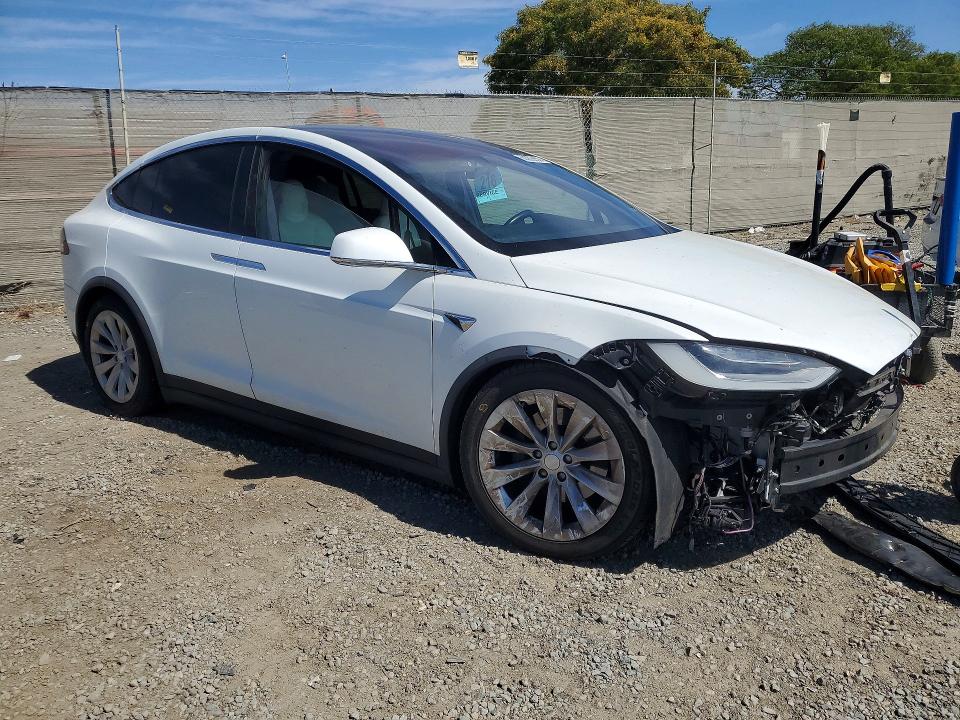 50353656 :رقم المزاد ، 5YJXCBE23LF236420 vin ، 2020 Tesla Model X مزاد بيع
