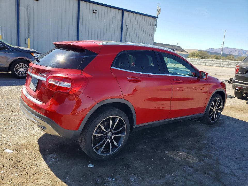 50653696 :رقم المزاد ، WDCTG4GB3GJ262035 vin ، 2016 Mercedes-benz Gla مزاد بيع