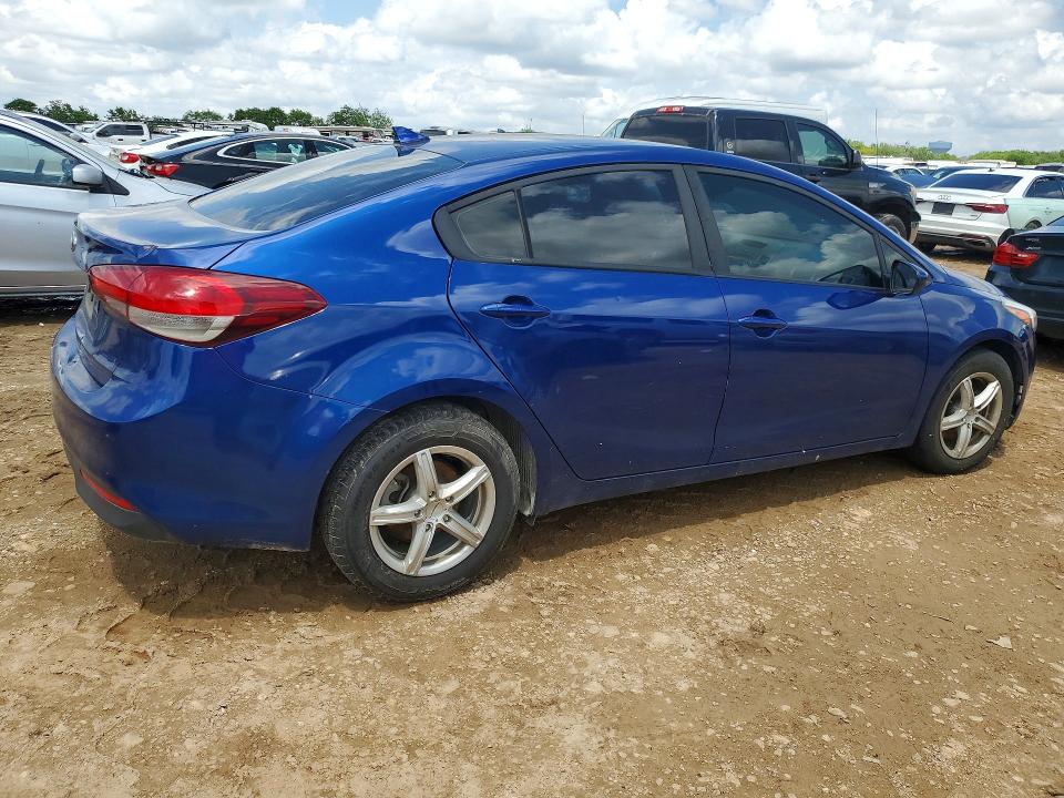 2017 Kia Forte მანქანა იყიდება აუქციონზე, vin: 3KPFK4A76HE136143, აუქციონის ნომერი: 50702466
