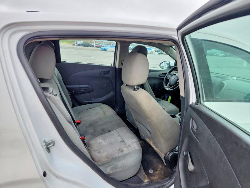 51528676 :رقم المزاد ، 1G1JA6SH2G4170640 vin ، 2016 Chevrolet Sonic مزاد بيع