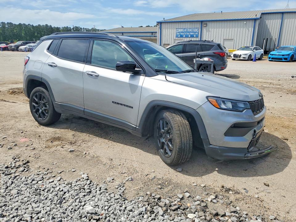 49454276 :رقم المزاد ، 3C4NJDBN0PT555515 vin ، 2023 Jeep Compass Latitude مزاد بيع