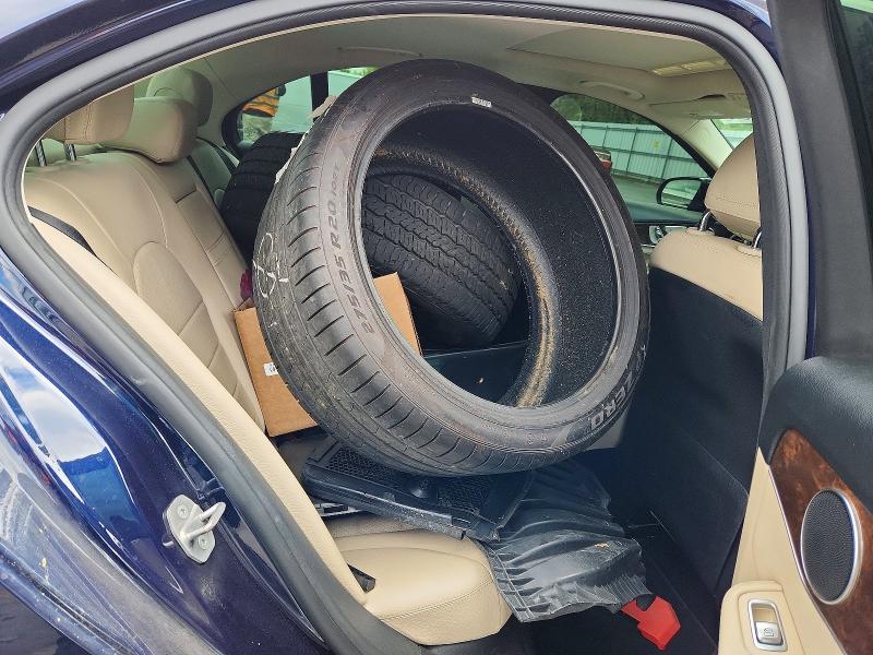 Продажа на аукционе авто 2018 Mercedes-benz C, vin: 55SWF4KBXJU261927, номер лота: 52032926