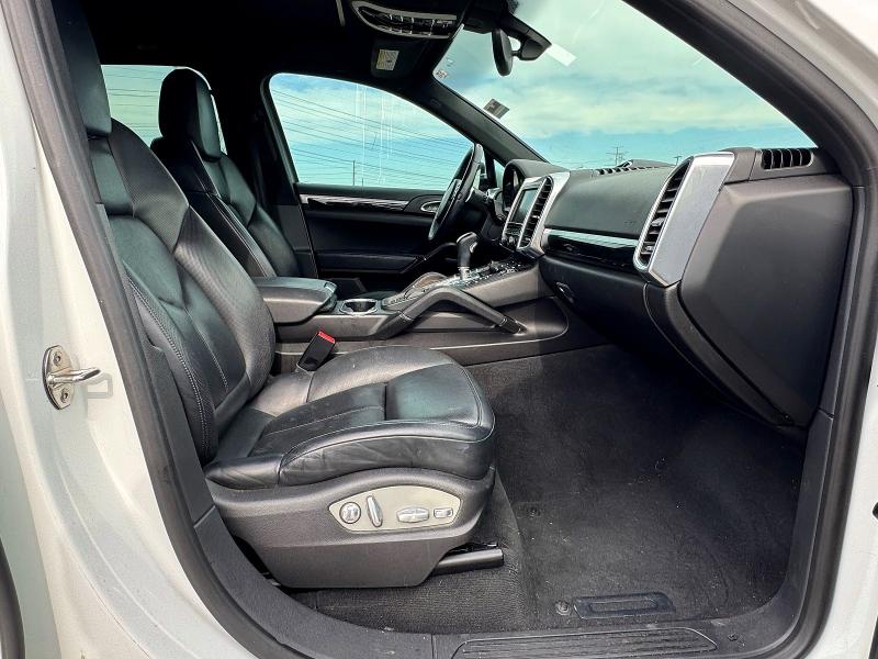 48778216 :رقم المزاد ، WP1AA2A28ELA02404 vin ، 2014 Porsche Cayenne مزاد بيع