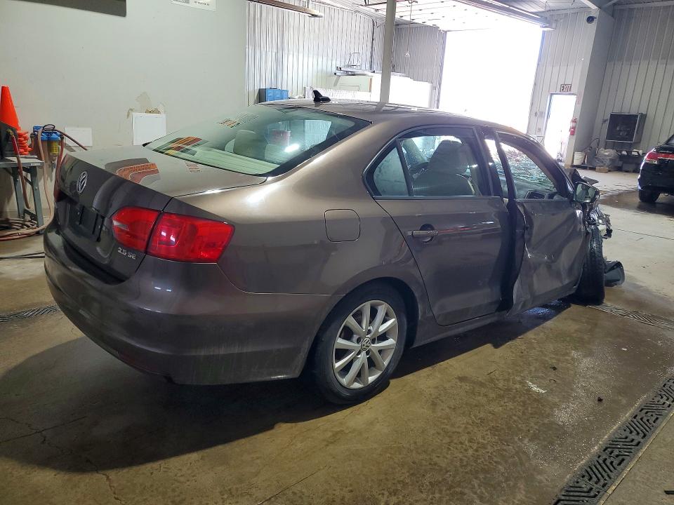 49391266 :رقم المزاد ، 3VWDZ7AJ8BM391788 vin ، 2011 Volkswagen Jetta مزاد بيع