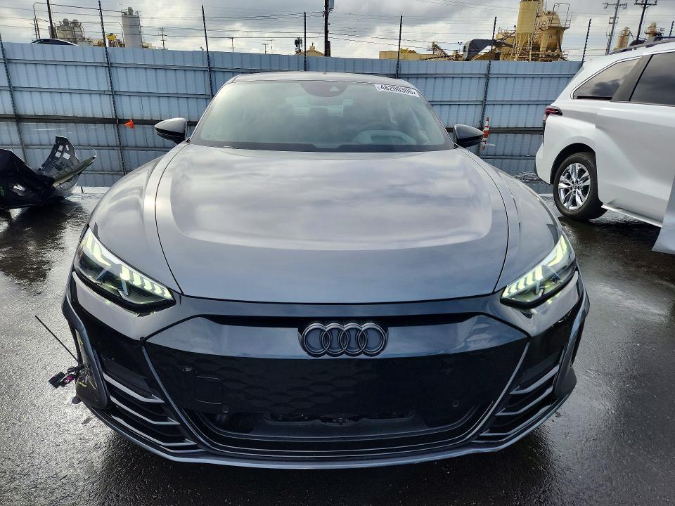 48200306 :رقم المزاد ، WAUAHBFW1N7905122 vin ، 2022 Audi Rs E-tron Gt مزاد بيع