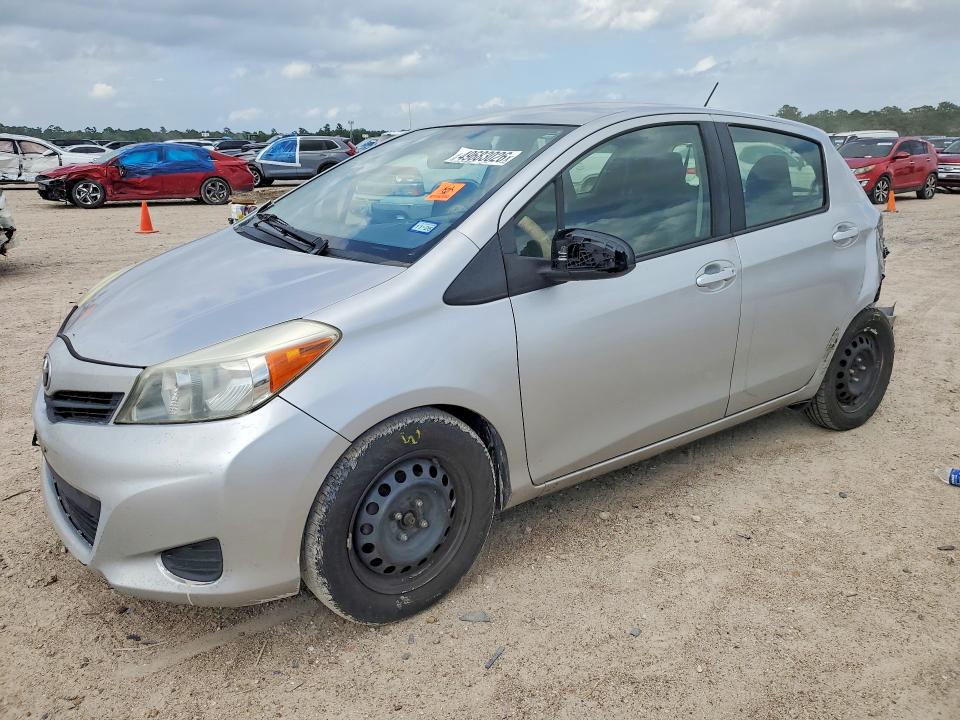 49683026 :رقم المزاد ، JTDKTUD39CD502241 vin ، 2012 Toyota Yaris مزاد بيع