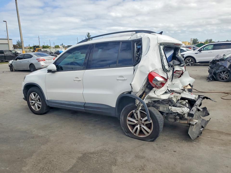 2017 Volkswagen Tiguan მანქანა იყიდება აუქციონზე, vin: WVGAV7AX7HK012393, აუქციონის ნომერი: 50075266