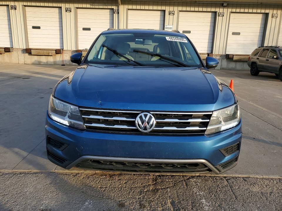 48348066 :رقم المزاد ، 3VV1B7AX8JM120535 vin ، 2018 Volkswagen Tiguan مزاد بيع