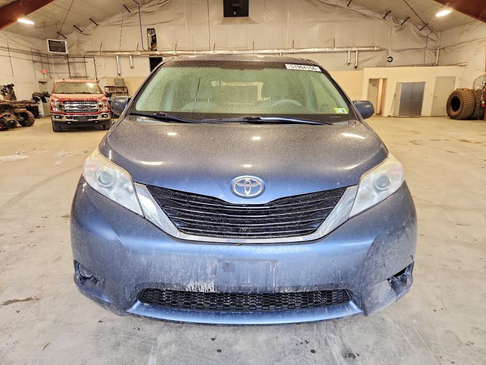 51904156 :رقم المزاد ، 5TDJK3DC4ES090925 vin ، 2014 Toyota Sienna مزاد بيع
