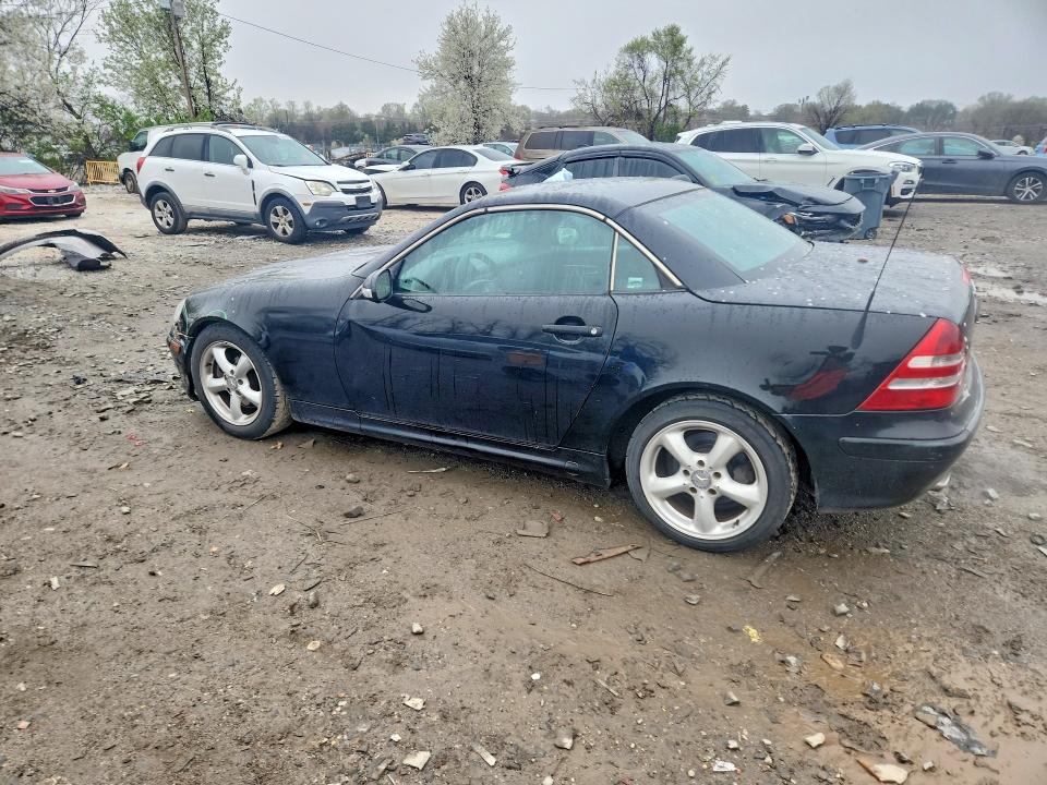 48243986 :رقم المزاد ، WDBKK65FX2F237242 vin ، 2002 Mercedes-benz Slk مزاد بيع