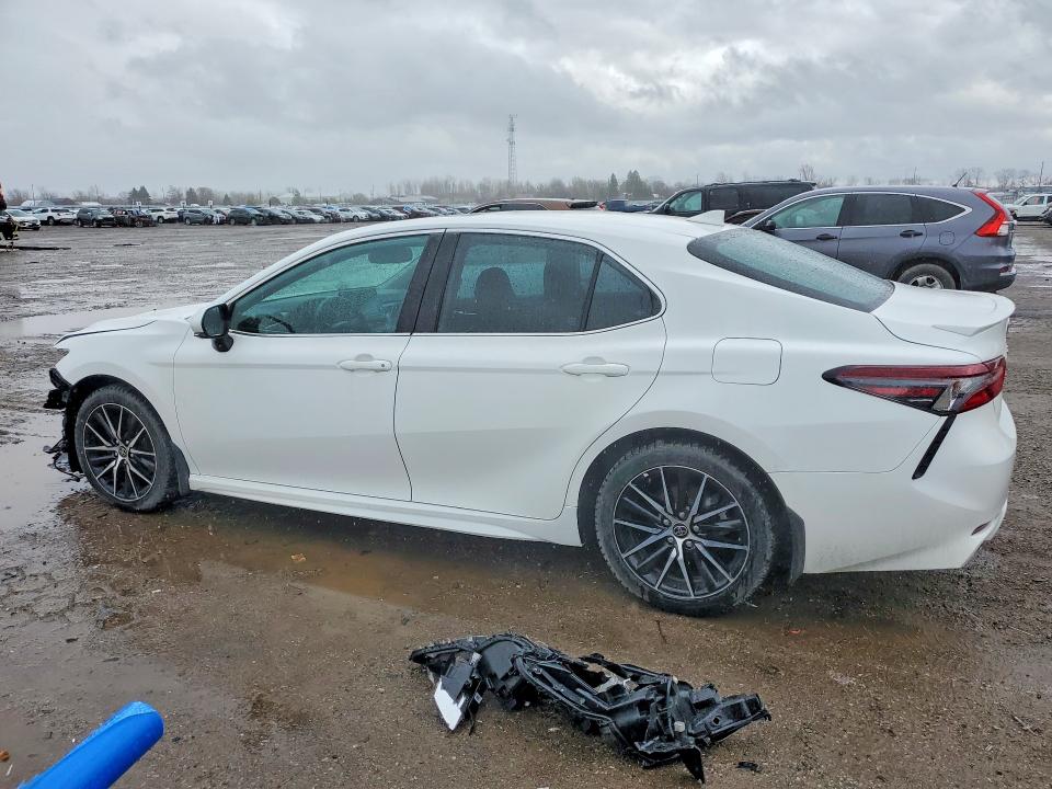 49213826 :رقم المزاد ، 4T1S11AK2NU625975 vin ، 2022 Toyota Camry مزاد بيع