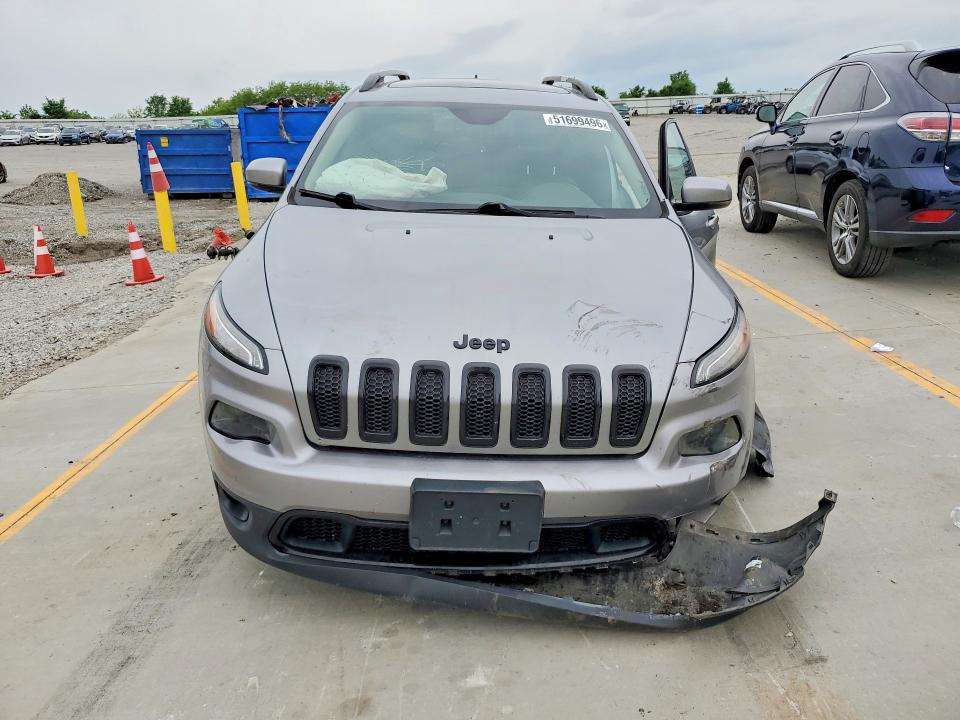 51699496 :رقم المزاد ، 1C4PJMDSXHW590439 vin ، 2017 Jeep Cherokee مزاد بيع
