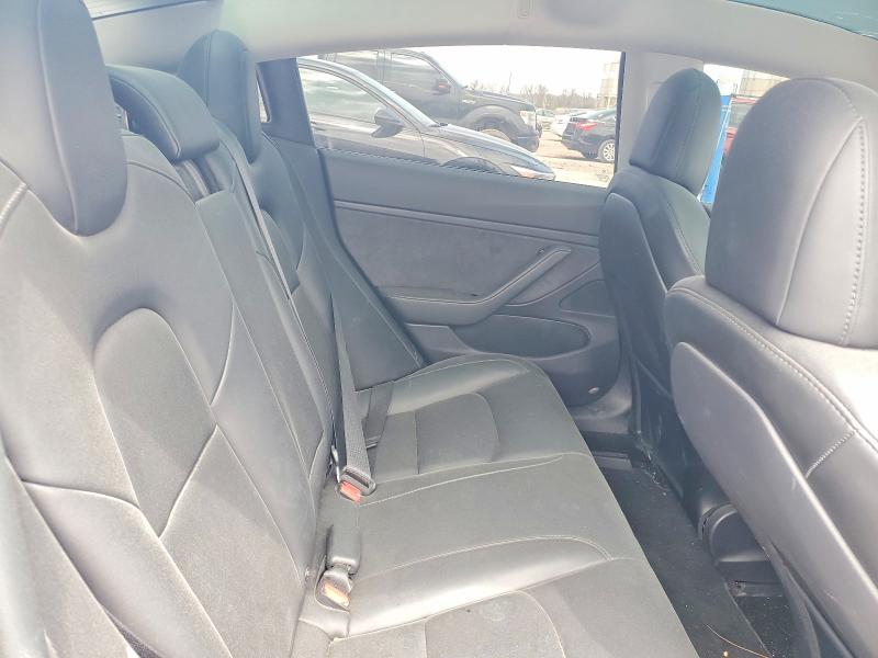 48136426 :رقم المزاد ، 5YJ3E1EB8JF185416 vin ، 2018 Tesla Model 3 مزاد بيع