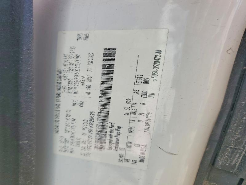 47815446 :رقم المزاد ، 1FDYR2XV5FKB29625 vin ، 2015 Ford Transit مزاد بيع