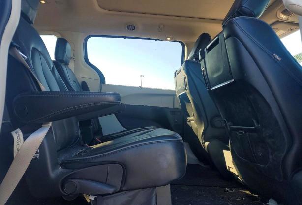 49881636 :رقم المزاد ، 2C4RC1GG4HR839593 vin ، 2017 Chrysler Pacifica مزاد بيع