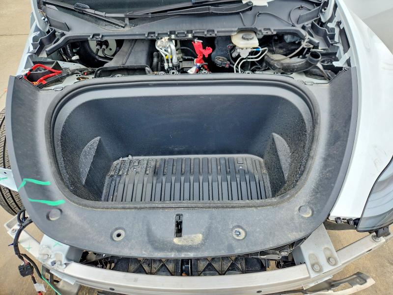 2024 Tesla Model Y მანქანა იყიდება აუქციონზე, vin: 7SAYGDEE3RA333415, აუქციონის ნომერი: 49808126