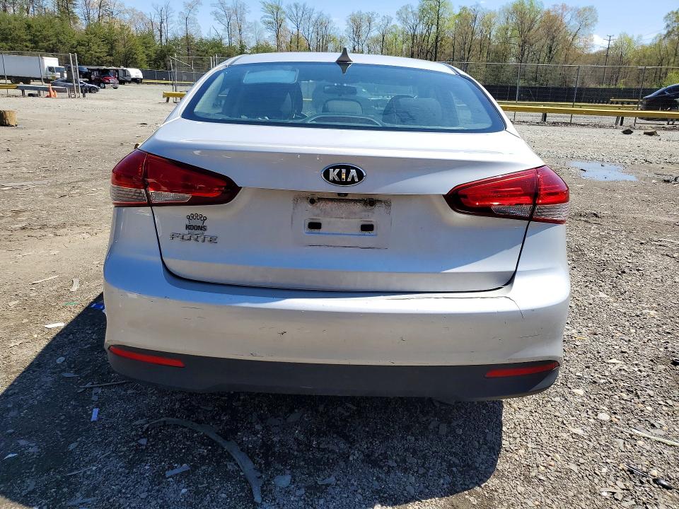48987876 :رقم المزاد ، 3KPFK4A79JE270778 vin ، 2018 Kia Forte مزاد بيع