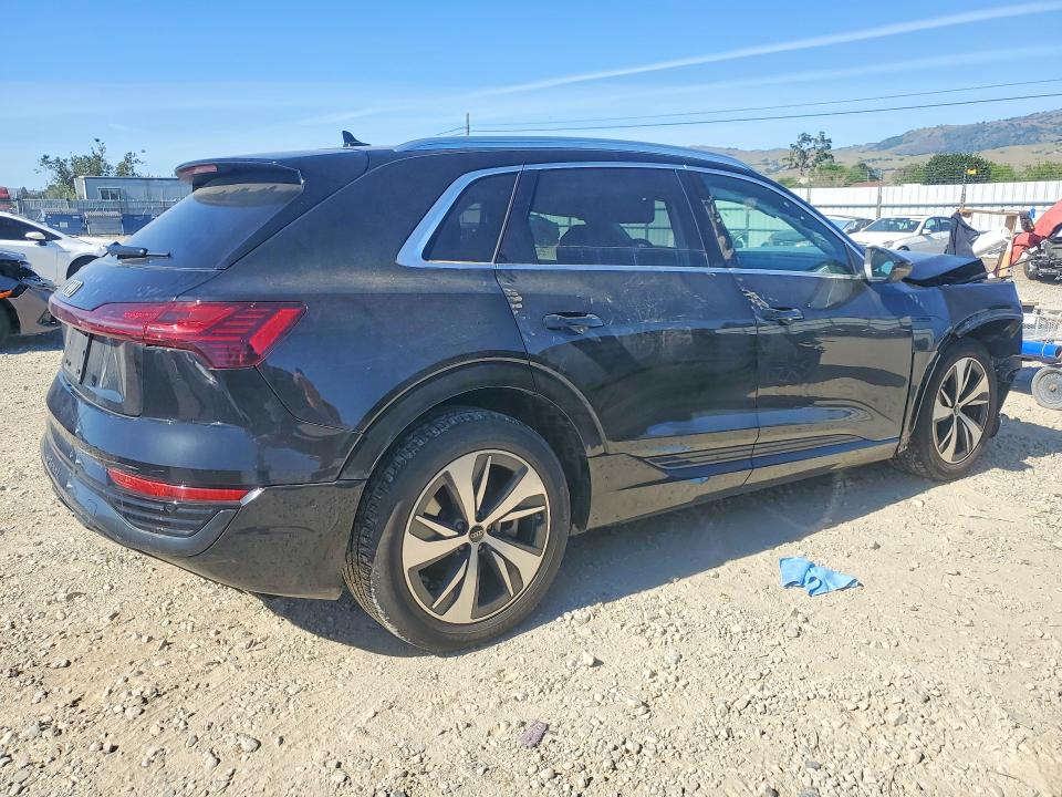 49021366 :رقم المزاد ، WA15AAGE7RB024639 vin ، 2024 Audi Q8 E-tron مزاد بيع