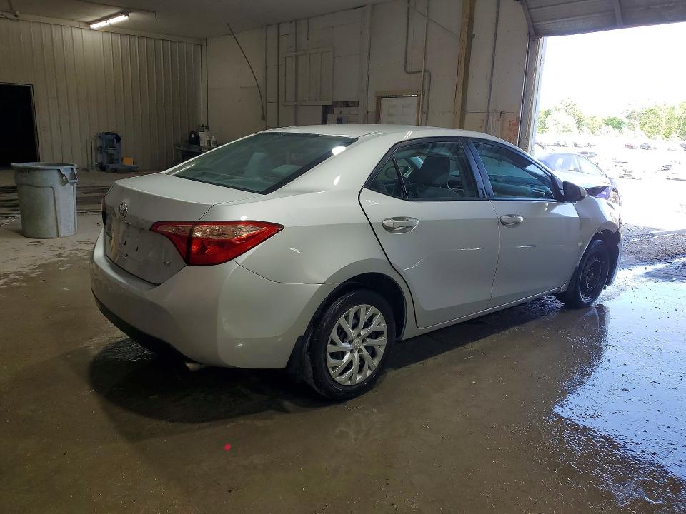 50196536 :رقم المزاد ، 2T1BURHE7HC815119 vin ، 2017 Toyota Corolla مزاد بيع