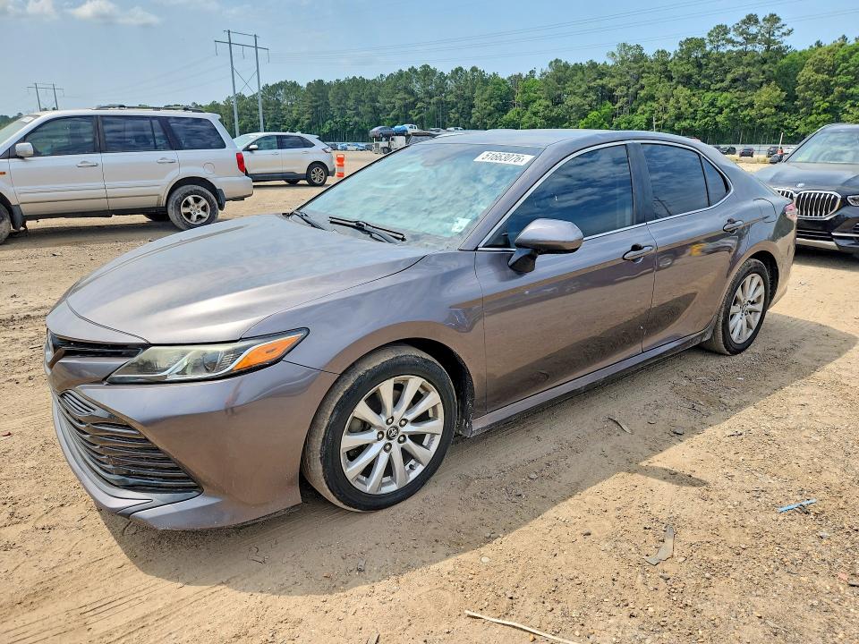 Auction sale of the 2018 Toyota Camry, vin: 4T1B11HKXJU097568, lot number: 51663076