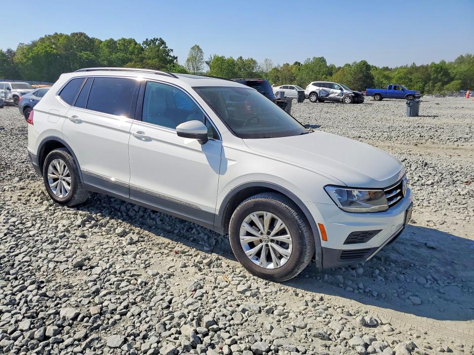 Продаж на аукціоні авто 2018 Volkswagen Tiguan, vin: 3VV2B7AX1JM138847, номер лоту: 49843186