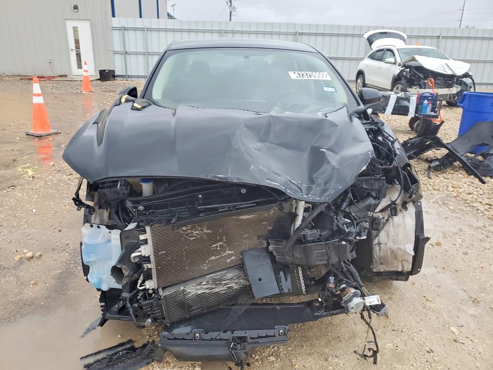 47375906 :رقم المزاد ، 3FA6P0HD9JR267271 vin ، 2018 Ford Fusion مزاد بيع
