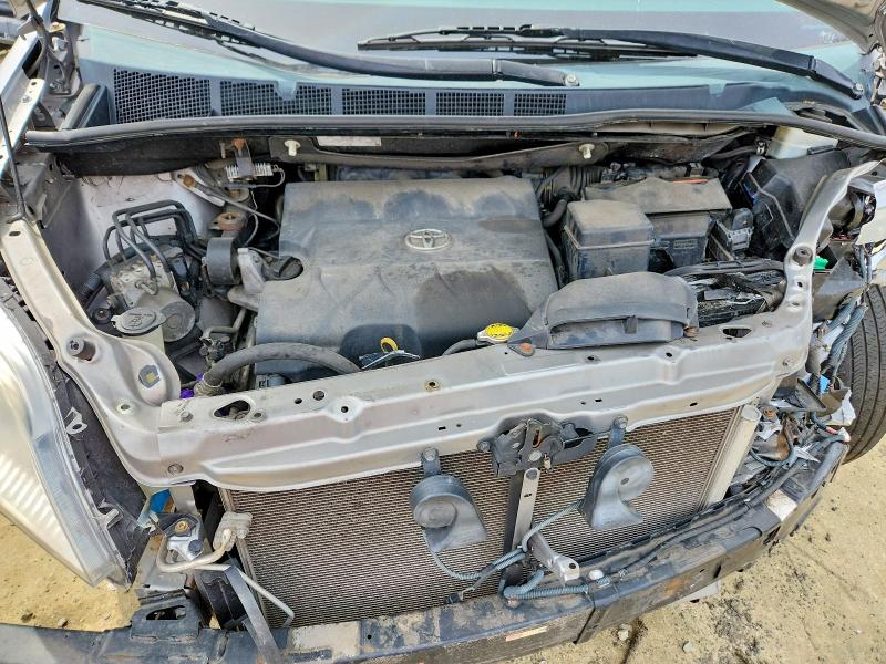 2015 Toyota Sienna მანქანა იყიდება აუქციონზე, vin: 5TDKK3DC2FS550976, აუქციონის ნომერი: 50293266