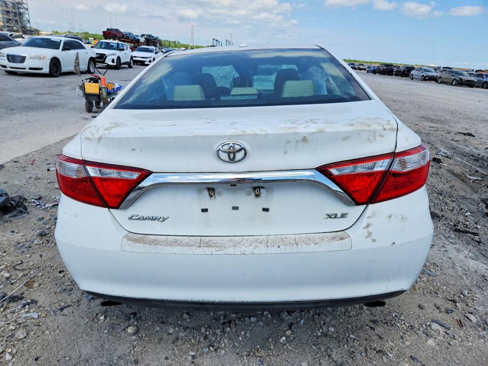 2015 Toyota Camry მანქანა იყიდება აუქციონზე, vin: 4T1BK1FK2FU561363, აუქციონის ნომერი: 50852246