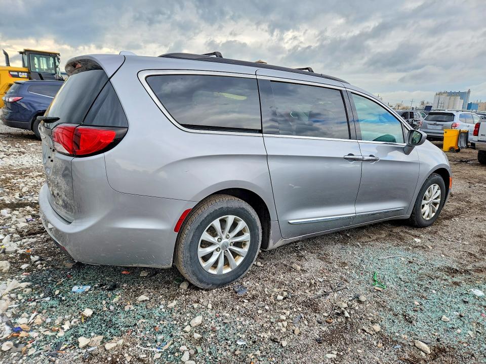 Продажа на аукционе авто 2017 Chrysler Pacifica, vin: 2C4RC1BG8HR540227, номер лота: 51876736