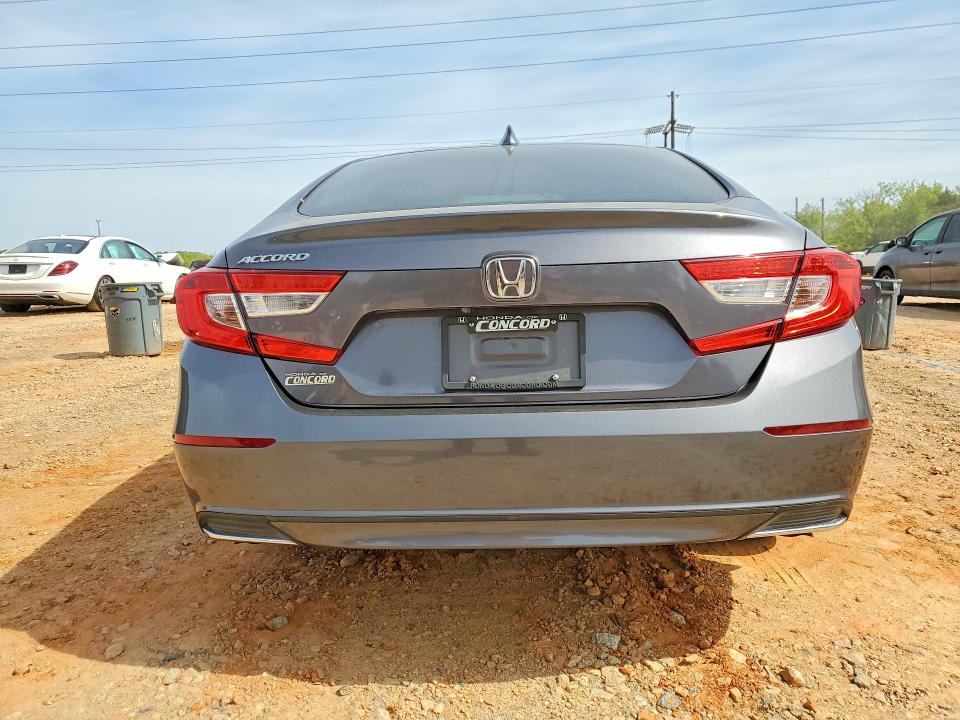 Продаж на аукціоні авто 2018 Honda Accord, vin: 1HGCV1F44JA092385, номер лоту: 49130296