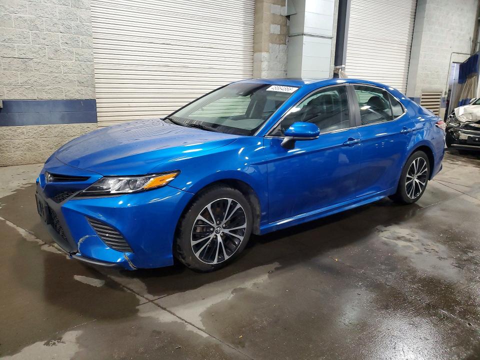 48864866 :رقم المزاد ، 4T1B11HK9JU116126 vin ، 2018 Toyota Camry مزاد بيع