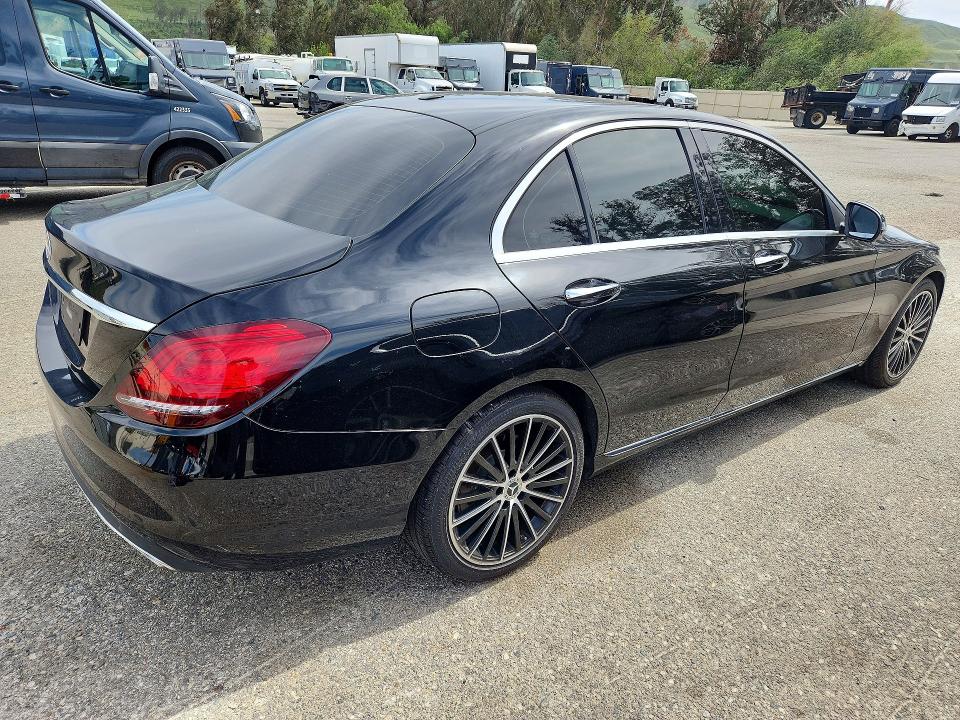 48841506 :رقم المزاد ، W1KWF8DBXMR631977 vin ، 2021 Mercedes-benz C مزاد بيع