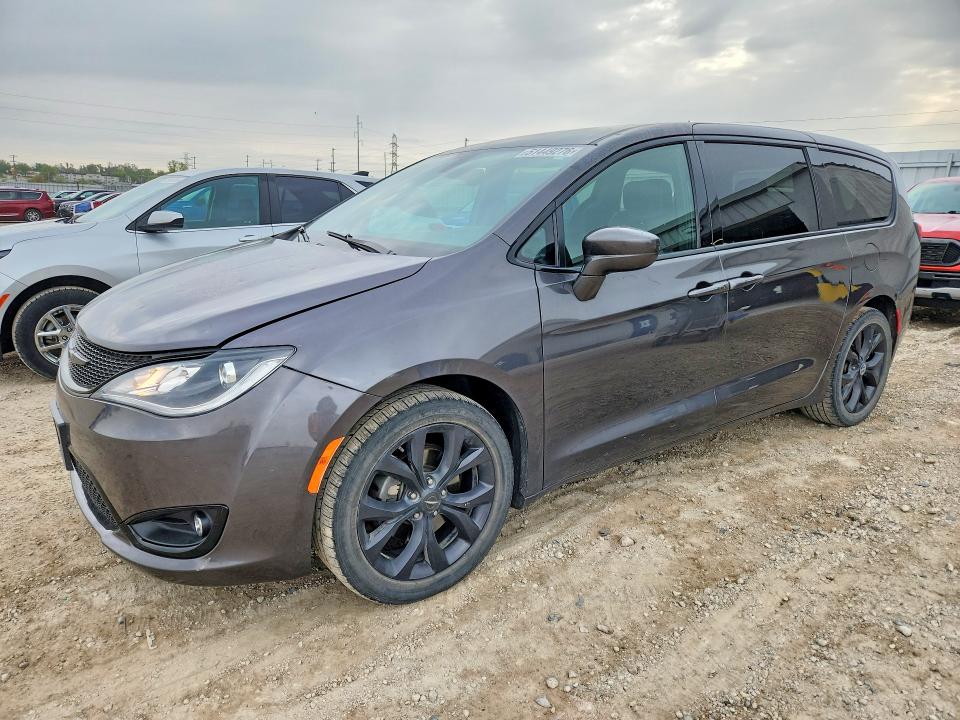 2019 Chrysler Pacifica მანქანა იყიდება აუქციონზე, vin: 2C4RC1FG6KR532452, აუქციონის ნომერი: 51449276