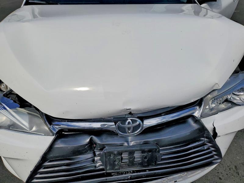 51380826 :رقم المزاد ، 4T4BF1FK3GR522633 vin ، 2016 Toyota Camry مزاد بيع