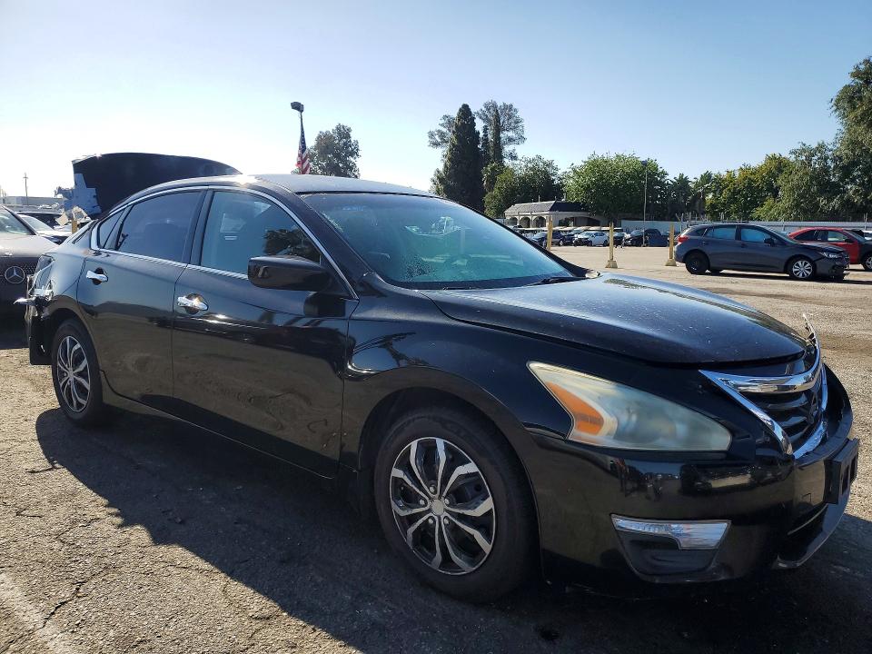 2014 Nissan Altima მანქანა იყიდება აუქციონზე, vin: 1N4AL3AP4EN379710, აუქციონის ნომერი: 49326476
