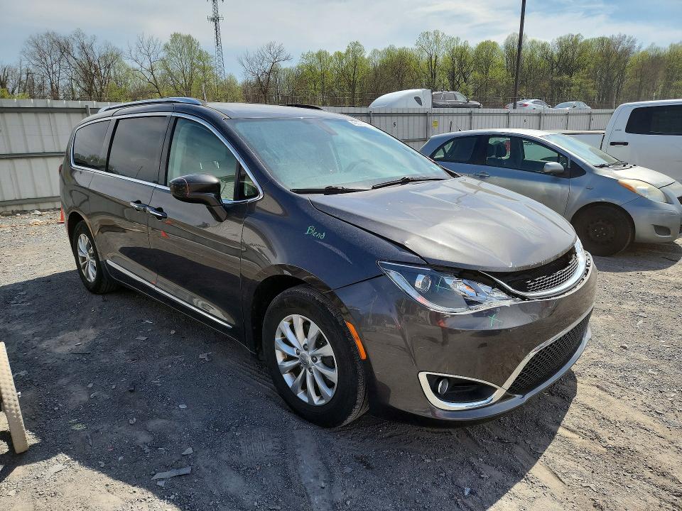 Продажа на аукционе авто 2018 Chrysler Pacifica, vin: 2C4RC1EG6JR150115, номер лота: 49308306