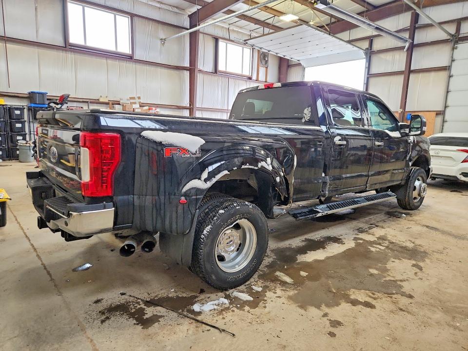 51163286 :رقم المزاد ، 1FT8W3DT8HEE10597 vin ، 2017 Ford F350 مزاد بيع