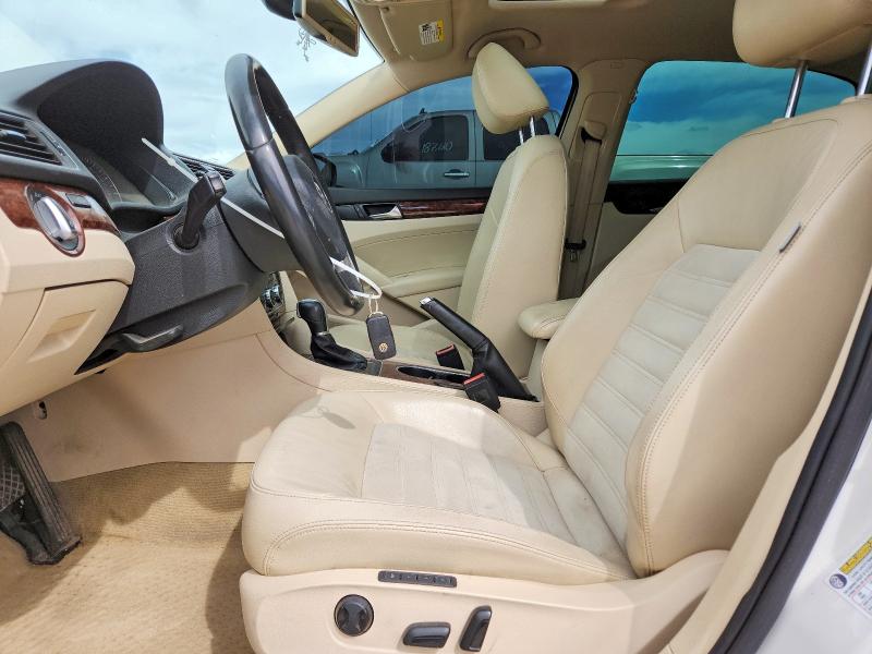 50517056 :رقم المزاد ، 1VWCN7A30DC101346 vin ، 2013 Volkswagen Passat مزاد بيع