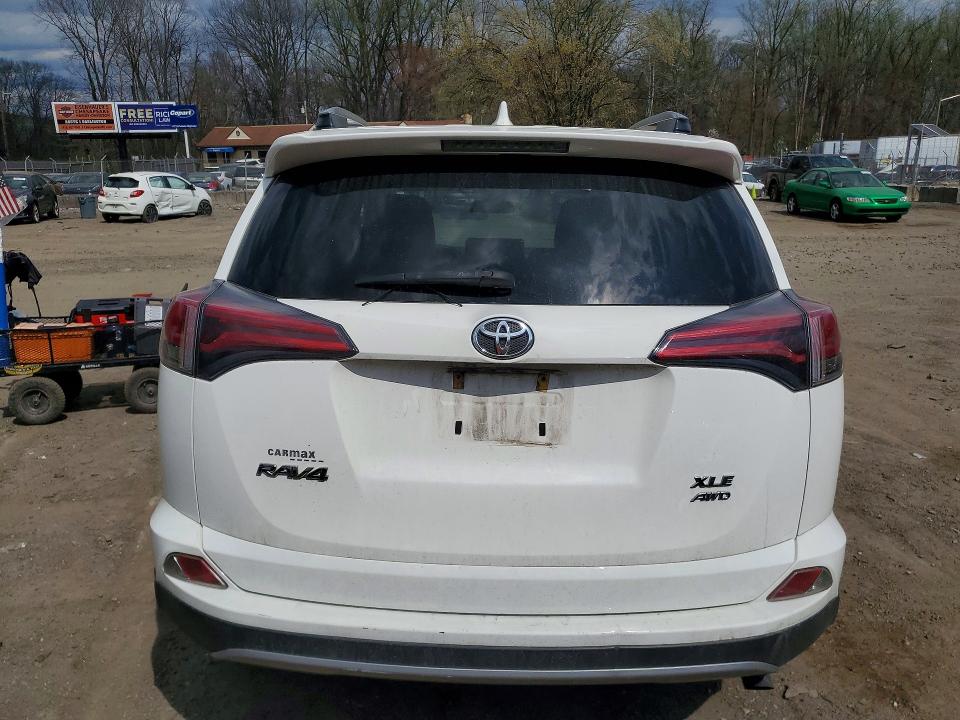 48017466 :رقم المزاد ، JTMRFREV2JJ748081 vin ، 2018 Toyota Rav4 مزاد بيع