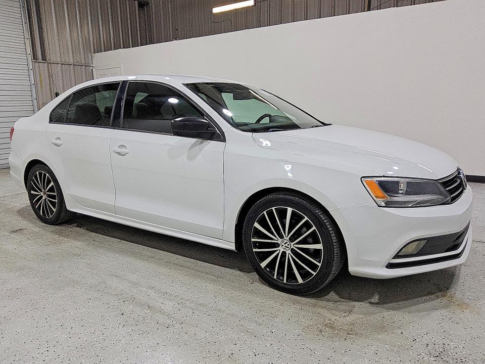 49571986 :رقم المزاد ، 3VWD17AJ8FM214011 vin ، 2015 Volkswagen Jetta مزاد بيع