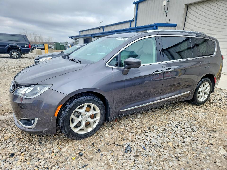 Продажа на аукционе авто 2017 Chrysler Pacifica, vin: 2C4RC1EG5HR816892, номер лота: 48287806