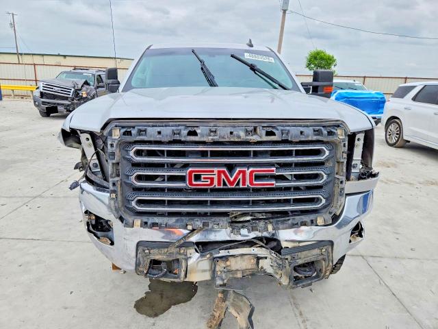 48803526 :رقم المزاد ، 1GT12SEG2JF237023 vin ، 2018 Gmc Sierra مزاد بيع