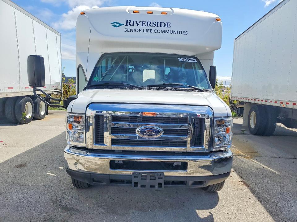50635706 :رقم المزاد ، 1FDFE4FS5KDC22147 vin ، 2019 Ford Econoline E450 Super مزاد بيع