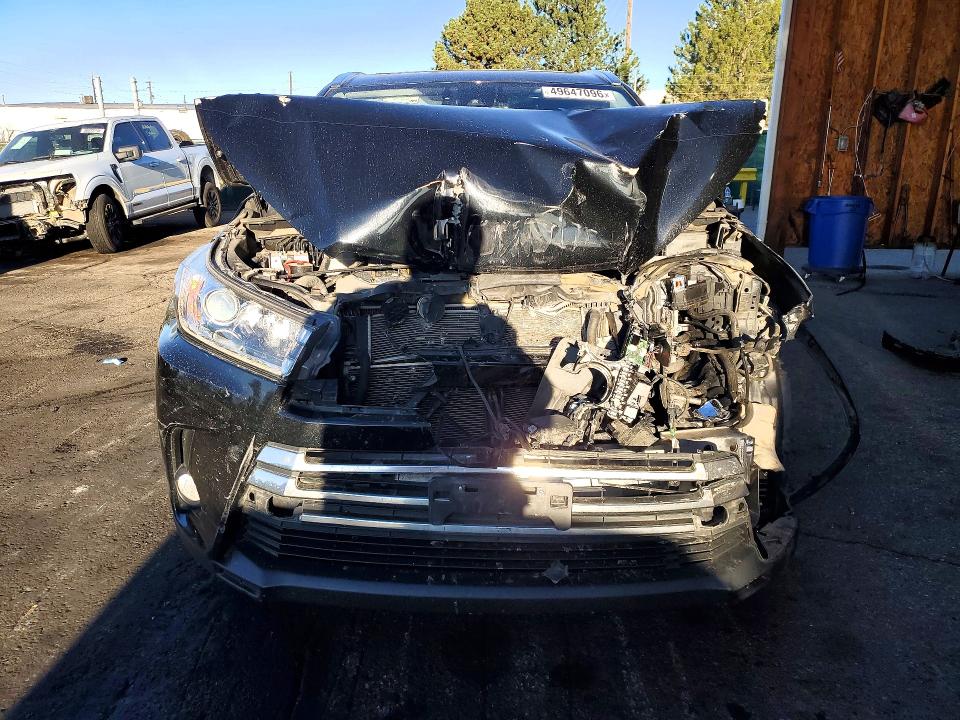 2018 Toyota Highlander Hybrid მანქანა იყიდება აუქციონზე, vin: 5TDDGRFH0JS039832, აუქციონის ნომერი: 49647096