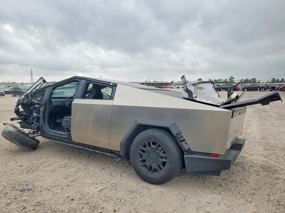 48627916 :رقم المزاد ، 7G2CEHED8RA025861 vin ، 2024 Tesla Cybertruck مزاد بيع