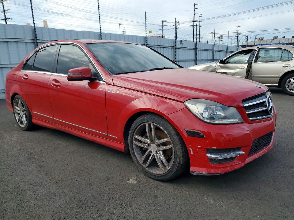 Продажа на аукционе авто 2013 Mercedes-benz C, vin: WDDGF4HB9DA764817, номер лота: 47459986