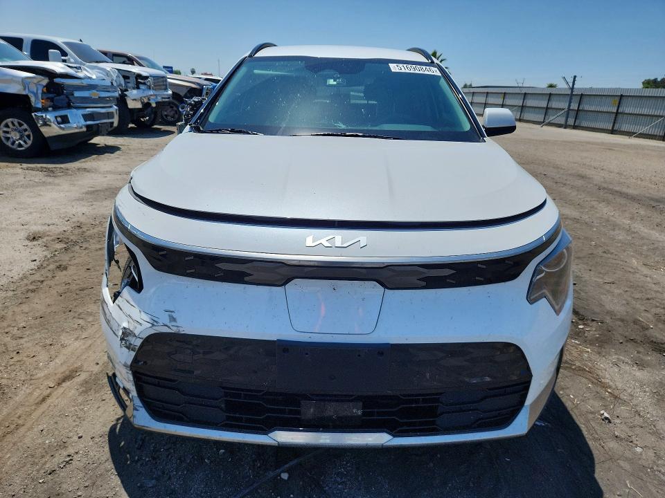 Продаж на аукціоні авто 2025 Kia Niro, vin: KNDCR3L13S5141272, номер лоту: 51690846