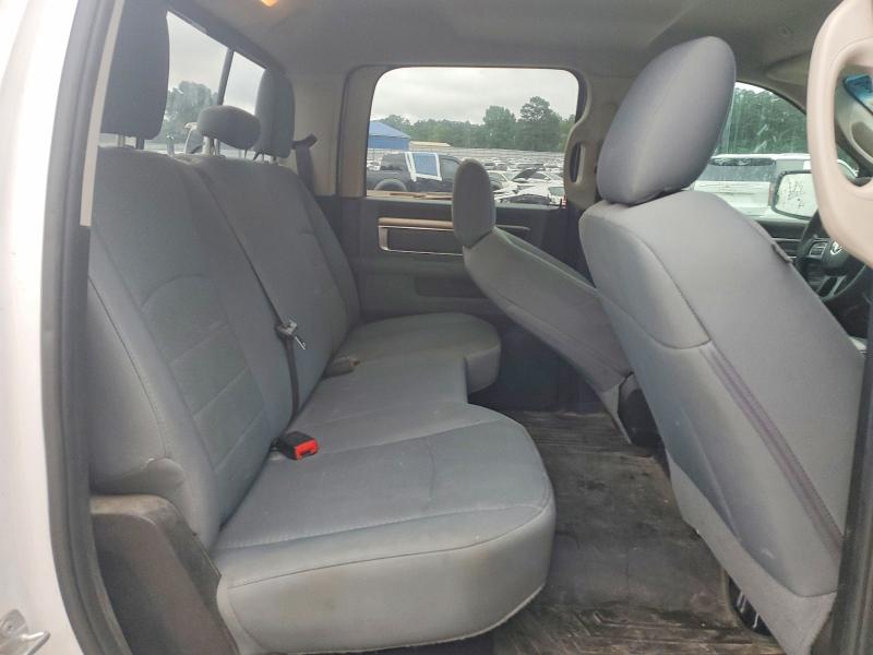 52048626 :رقم المزاد ، 1C6RR7LG2KS568683 vin ، 2019 Ram 1500 Classic مزاد بيع