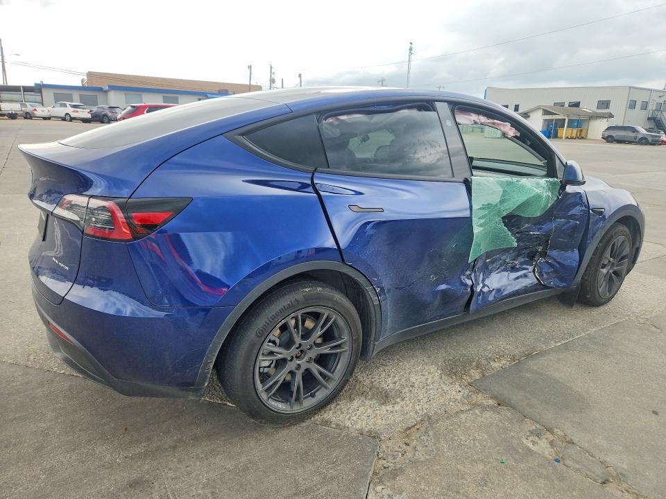 2024 Tesla Model Y მანქანა იყიდება აუქციონზე, vin: 7SAYGDEE8RF201611, აუქციონის ნომერი: 50053586