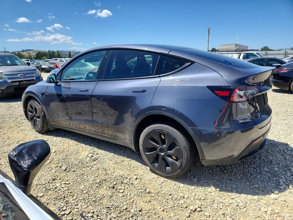 51858536 :رقم المزاد ، 7SAYGDEE8NF384583 vin ، 2022 Tesla Model Y مزاد بيع